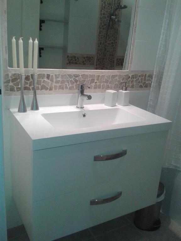 2 Bedroom Modern Apartment In Antibes With Sea View Szoba fotó