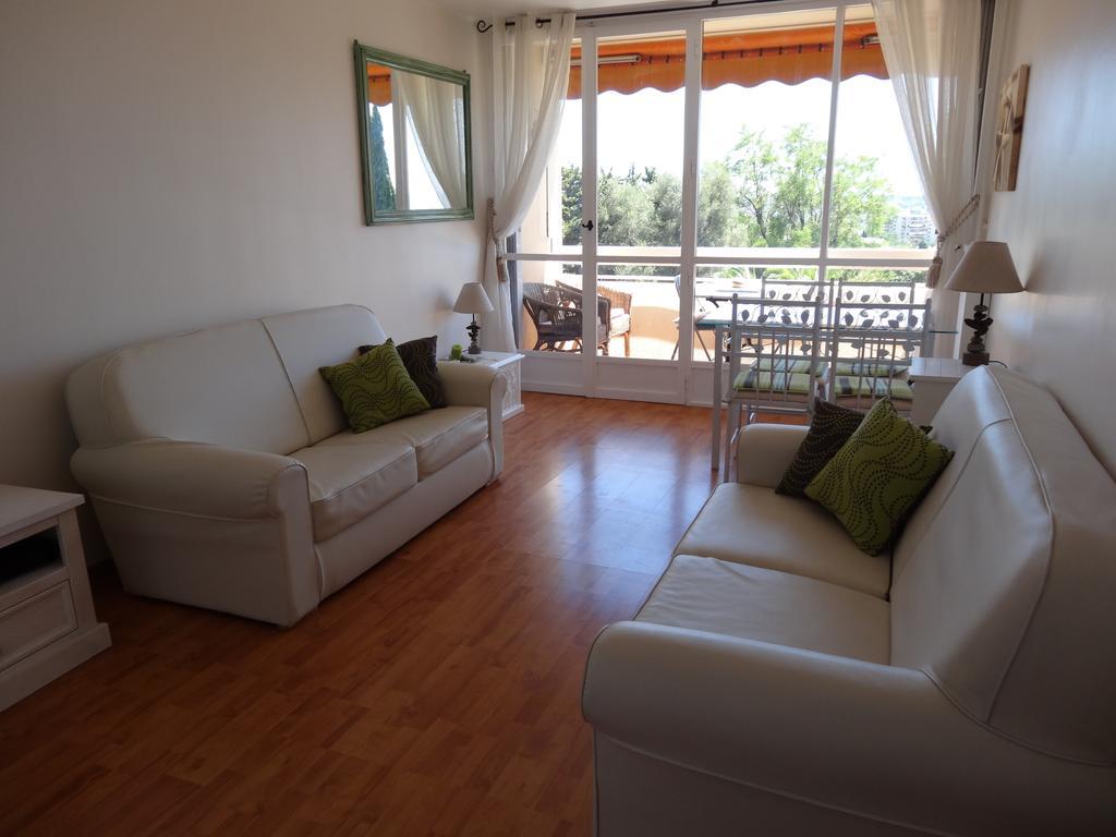 2 Bedroom Modern Apartment In Antibes With Sea View Szoba fotó